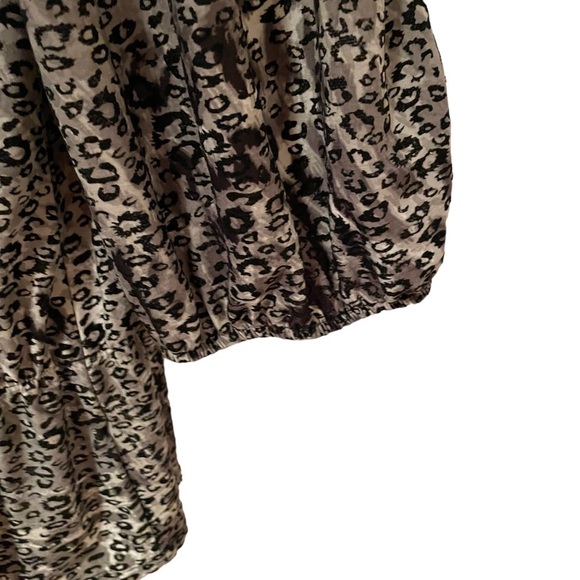 Dress Barn Women’s Animal Print size 1X Blouse Top Shirt Embellished Neckline - Picture 8 of 11